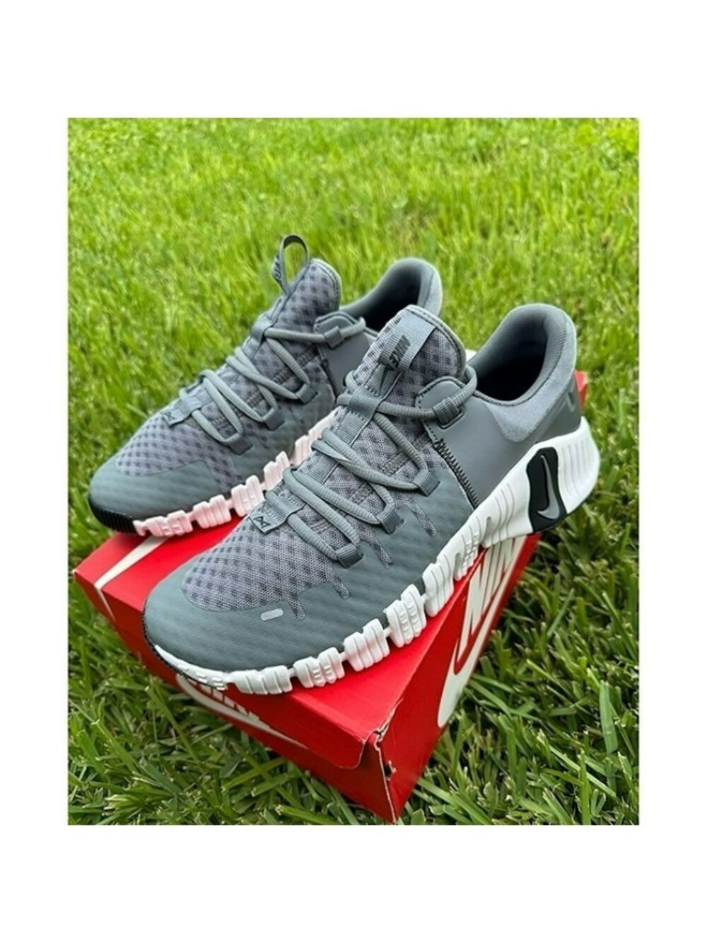 9.5 MEN’S NIKE FREE METCON 5 DV3949-003 SMOKE GREY SNEAKERS